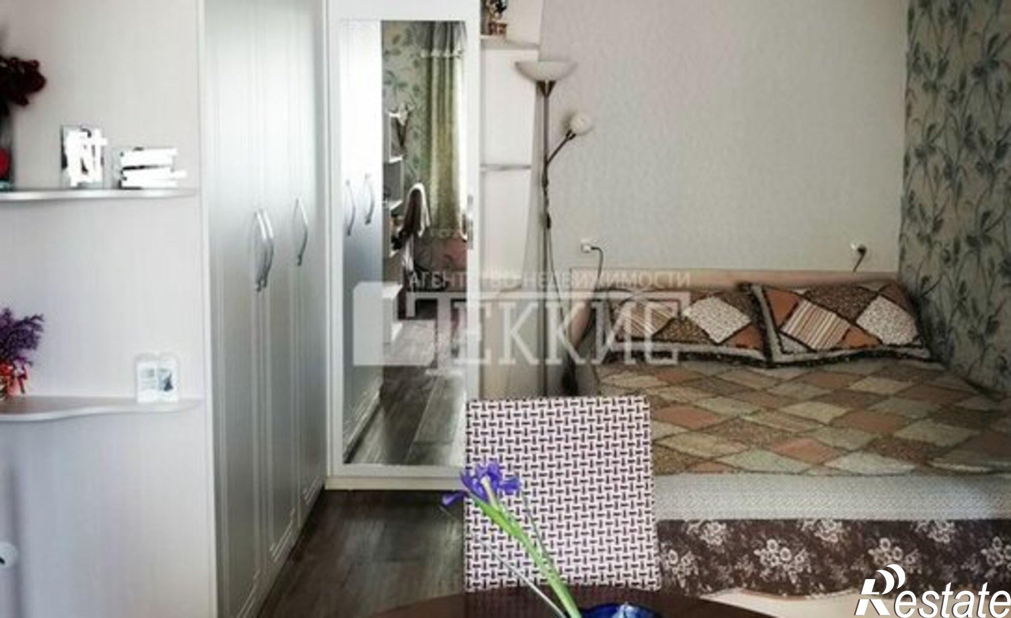 Купить квартиру за 2 870 000 рублей на Вологда, улица Чехова, 19