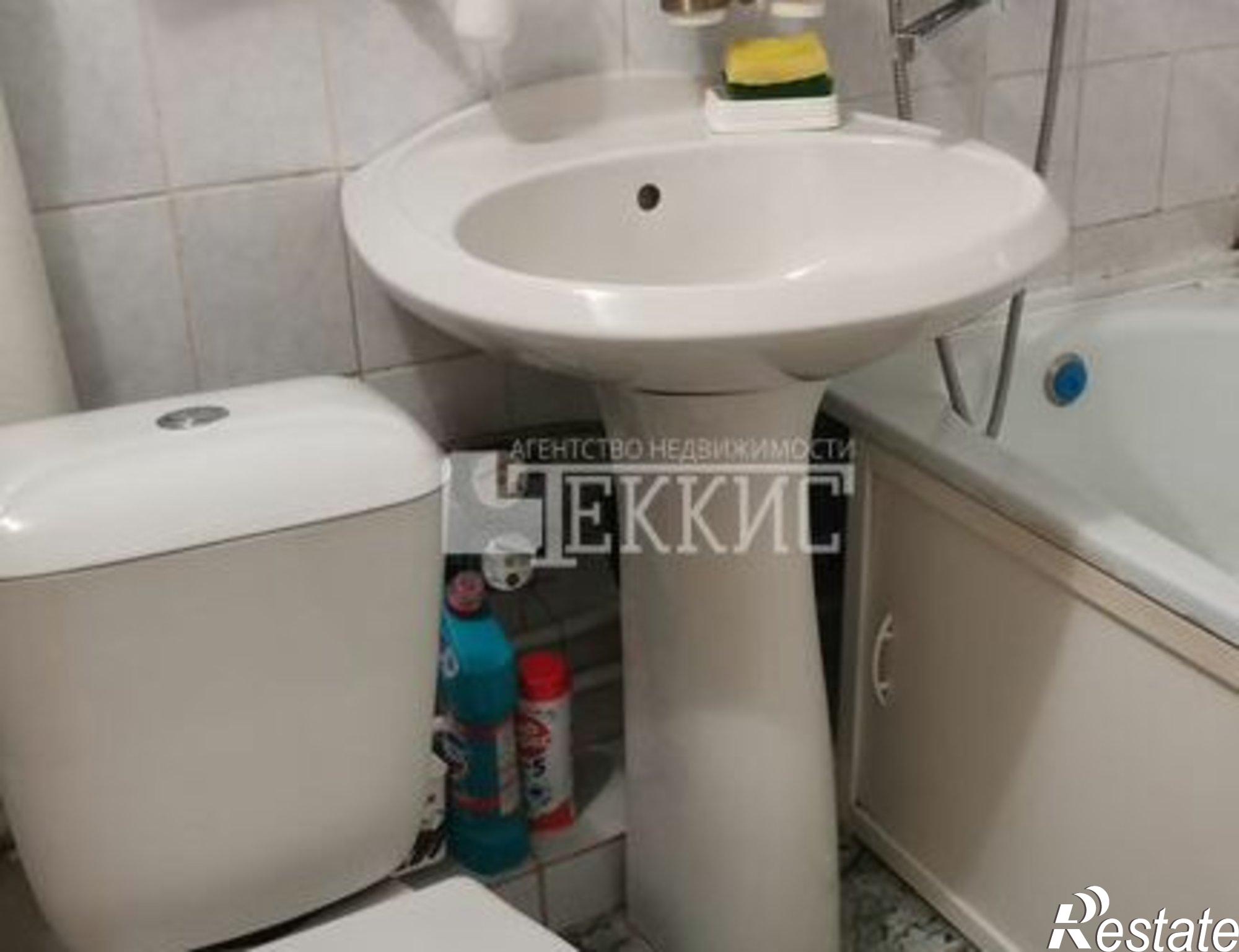 Купить квартиру за 2 870 000 рублей на Вологда, улица Чехова, 19