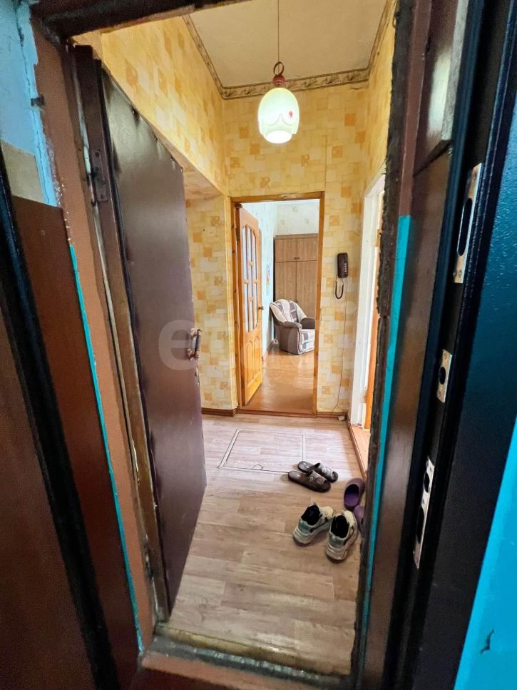 3-комн квартира улица Бабушкина, 48