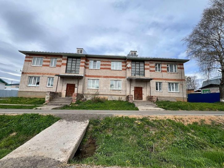 3-комн квартира улица Бабушкина, 48