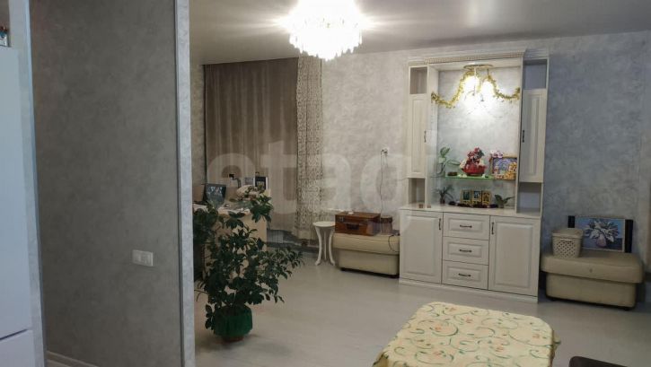4-комн квартира Молодёжная улица, 2
